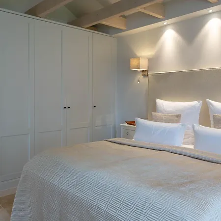 Terpstich 60a Holiday home